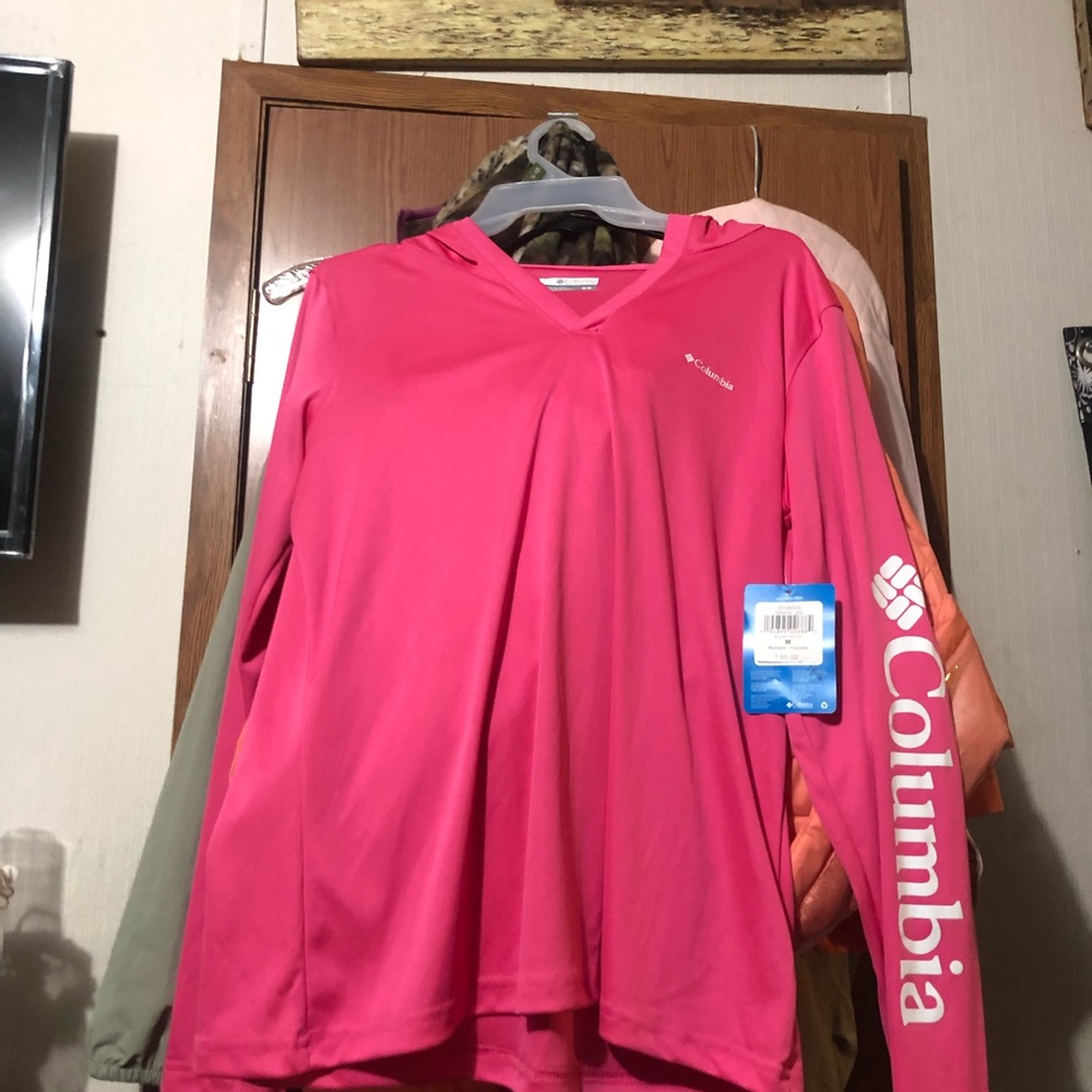 Columbia pull over shirt